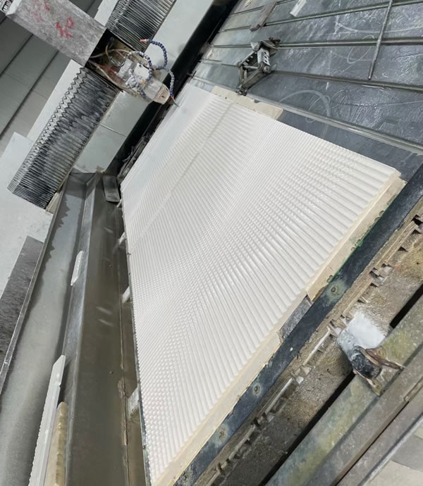 Gradual Change Engravin Carving