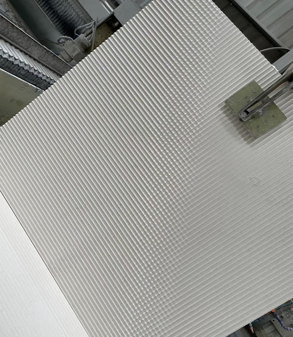 Gradual Change Engravin Carving